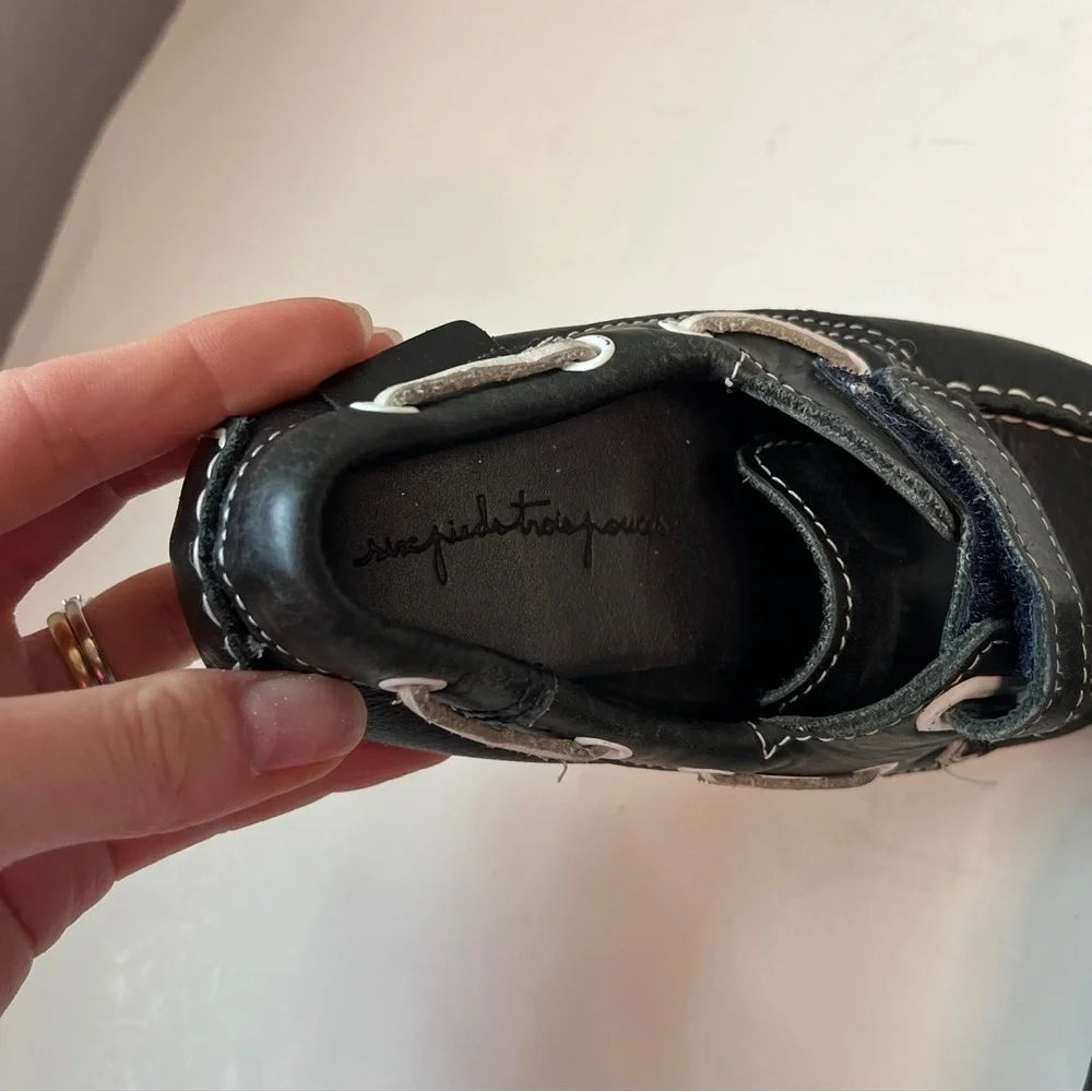 six pieds trois pouces Boys Dark Leather Self Closure Loafers